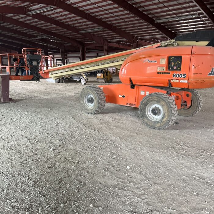 2017 JLG 600S