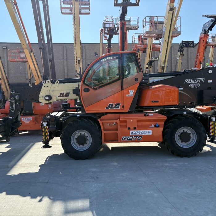 2024 JLG R1370