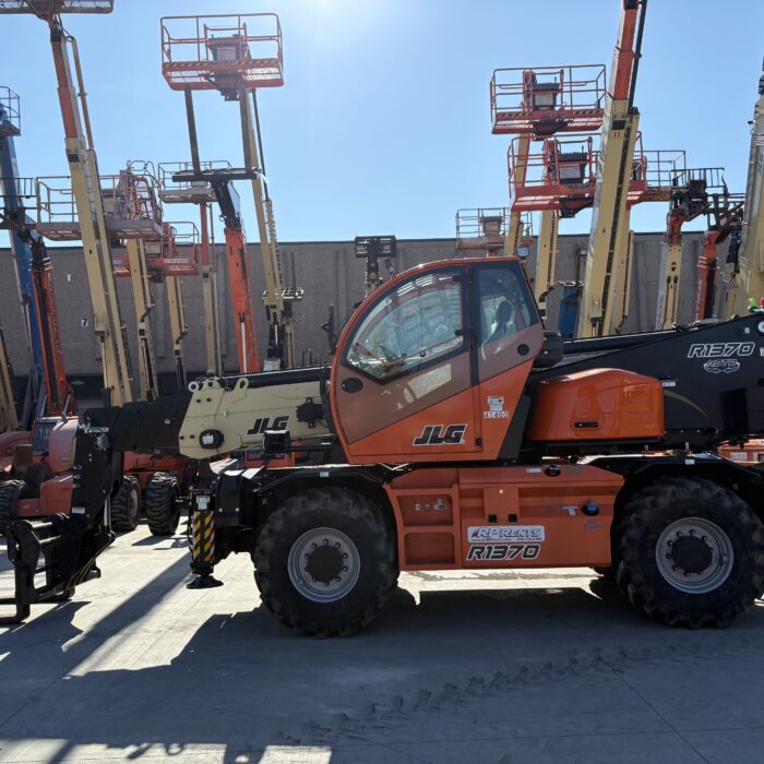 2023 JLG R1370
