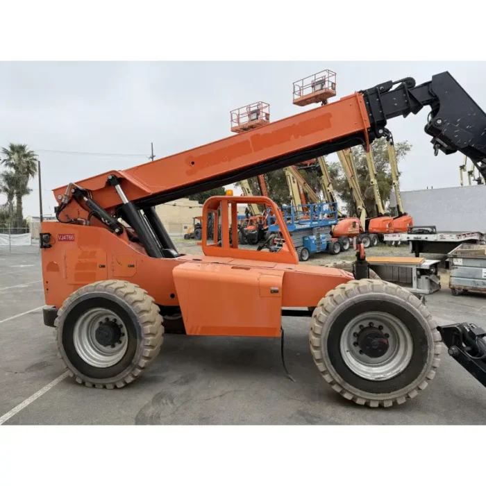 2016 JLG 10054