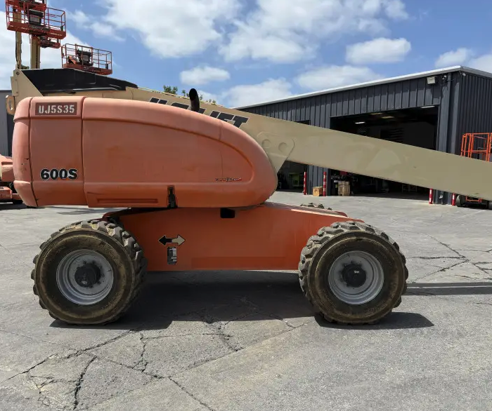 2005 JLG 600S