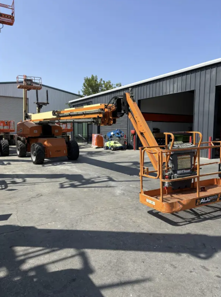2013 JLG 1350SJP