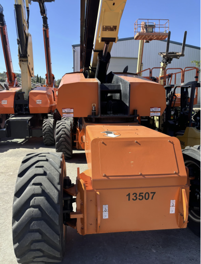 2013 JLG 1350SJP