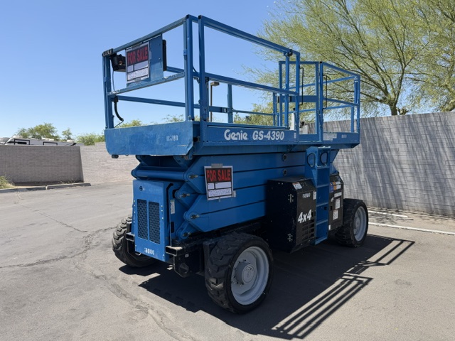 2015 43' RT Scissor